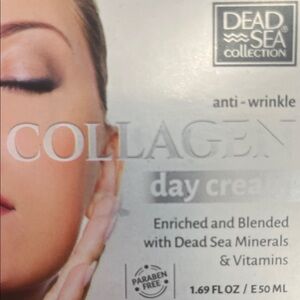 Collagen Day Cream - White
Stocked. Make offer